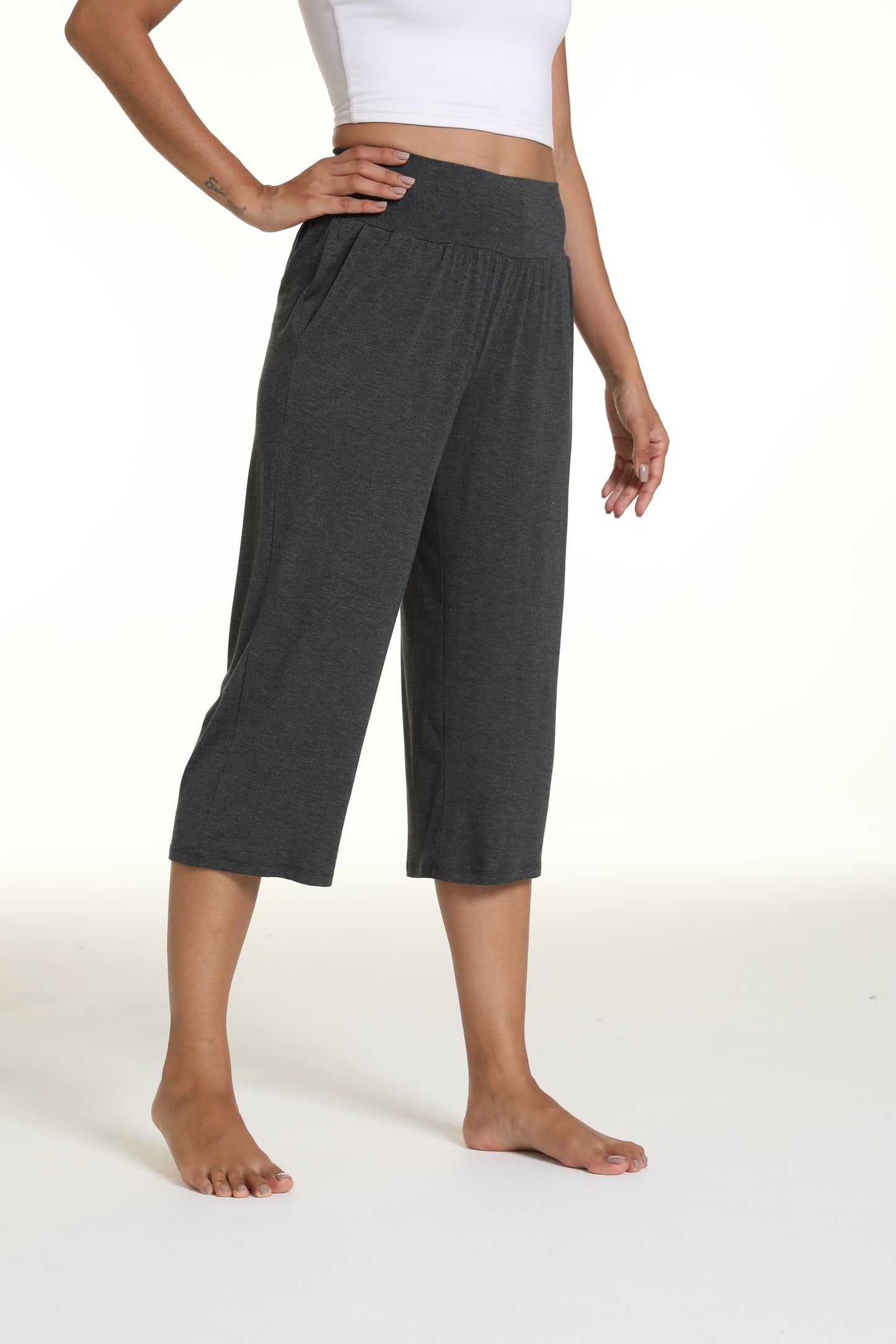 WiWi Women's Bamboo Viscose Yoga Capri Pants