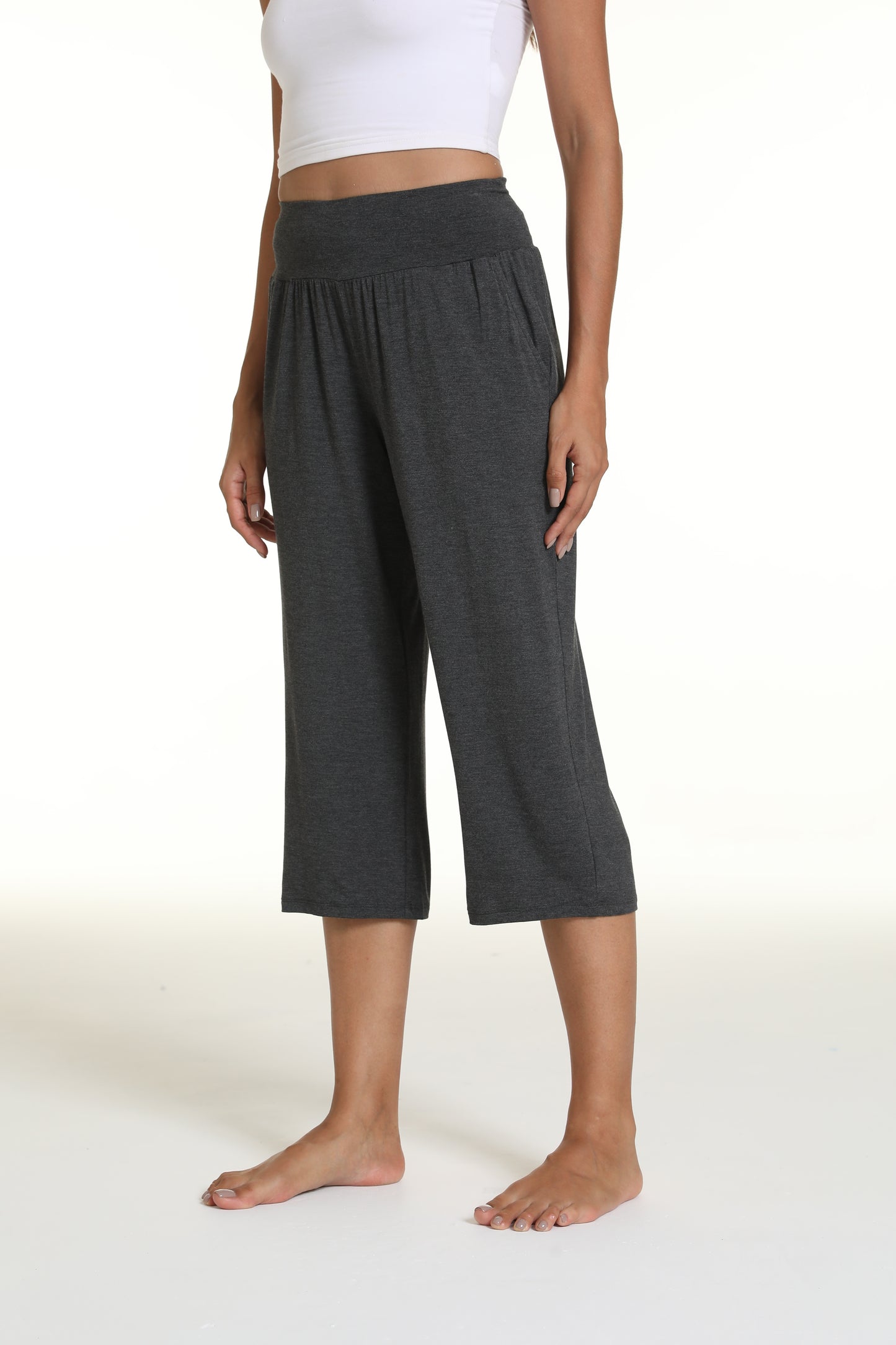 WiWi Women's Bamboo Viscose Yoga Capri Pants